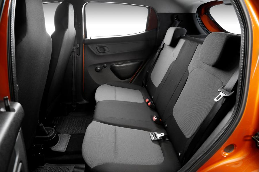 Интерьер Renault Kwid Life 2017 года  (LA) (фото 8 из 11)